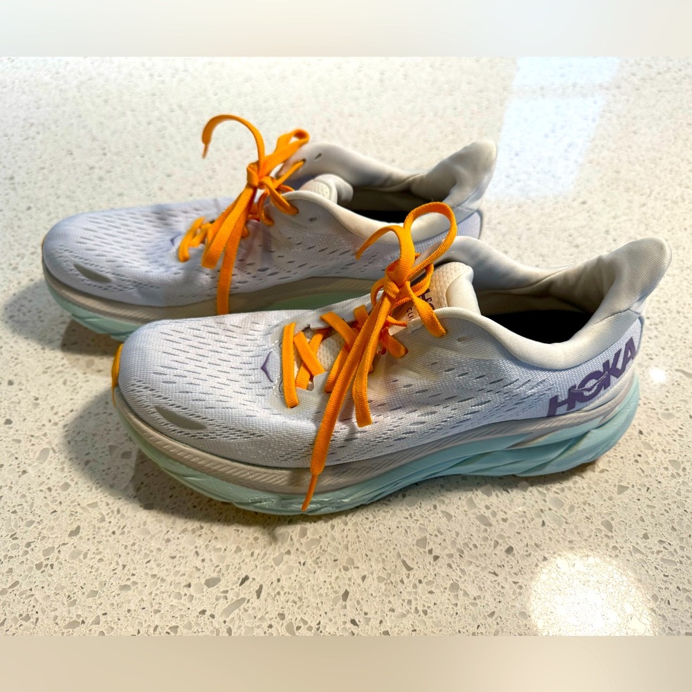 Women’s HOKA Clifton 8 Running Shoe, size 8